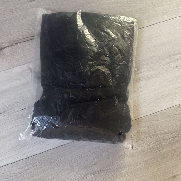 Levi's CLASSIC‎ T-SHIRT with standard fit Size L in Black NWT and in packaging - Picture 5 of 6